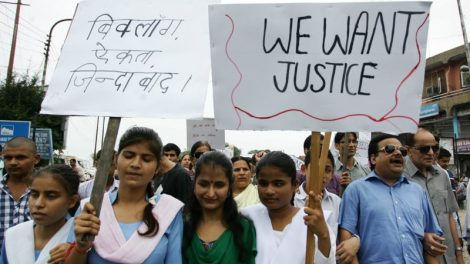 Een betoging in 2013 in Kashmir tegen mishandeling van geestelijk gehandicapten. Foto EPA / Jaipal Singh