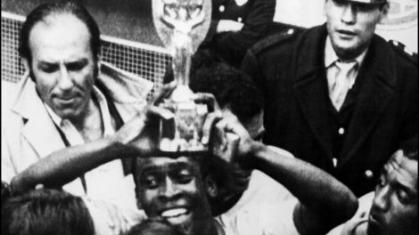 Pelé’s wereldbeker levert half miljoen op