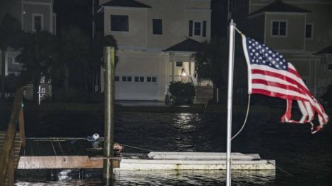 ‘Levensgevaarlijke’ orkaan aan land in Florida