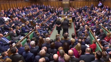 Regering-May verliest stemming over brexit-overeenkomst