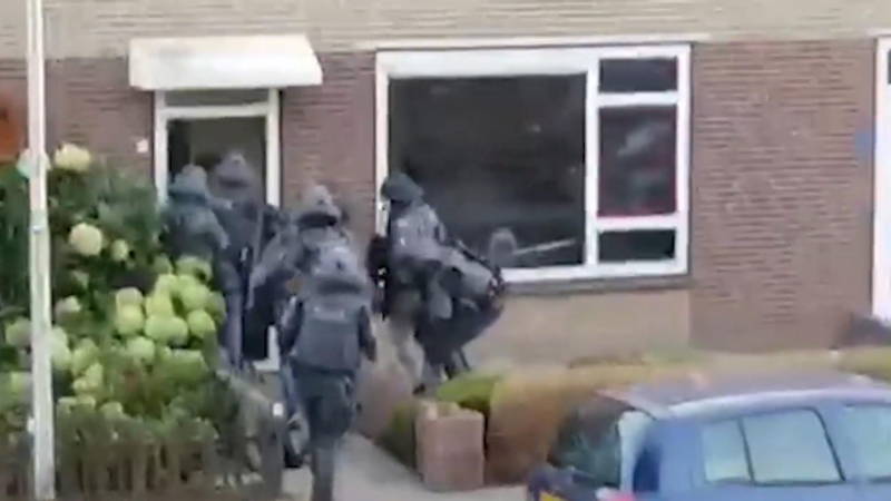 Grote hoeveelheid grondstoffen voor explosieven gevonden bij terrorismeverdachten
