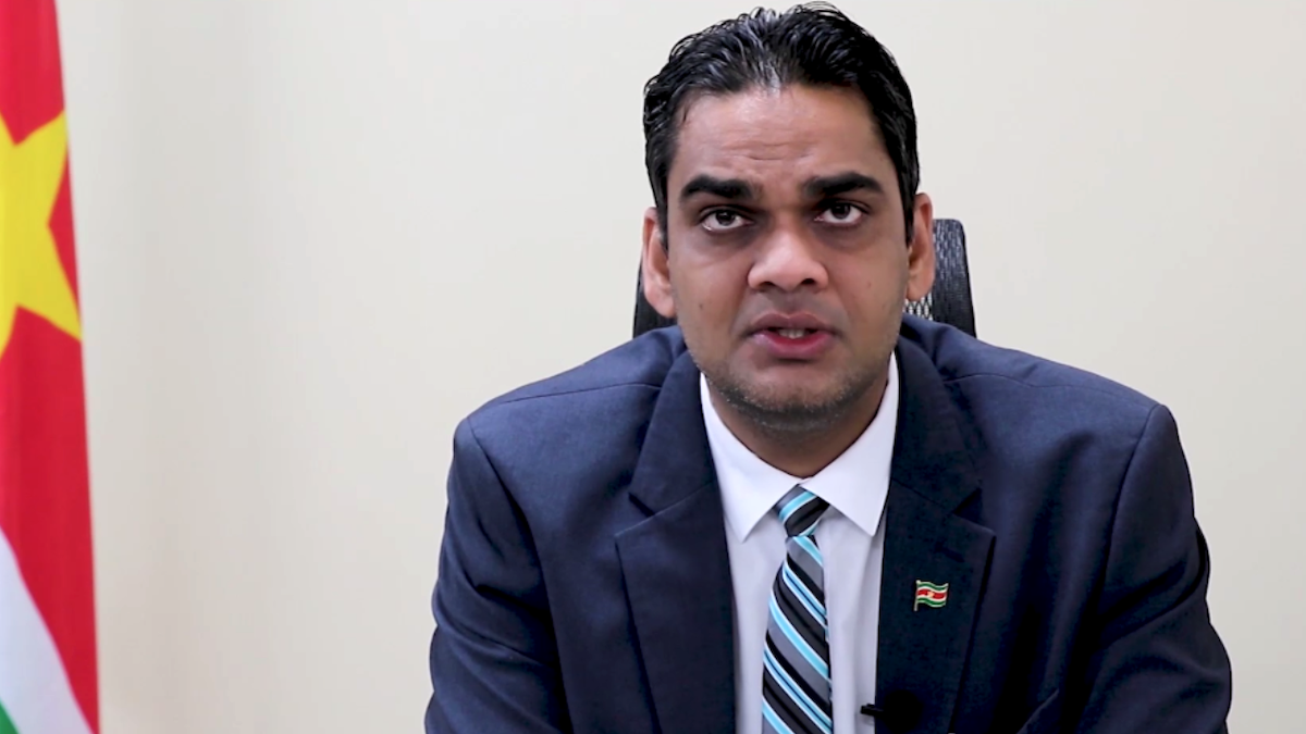 Minister Ramadhin stelt onderzoek in naar mogelijke oneerbare handelingen  Robert M. – Suriname Herald