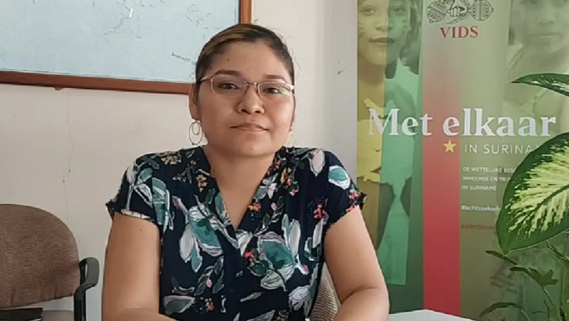 VIDS-directeur France vraagt overleg met president Simons over inheemse rechten