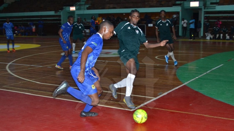 Zaalvoetbalcompetitie officieel geopend