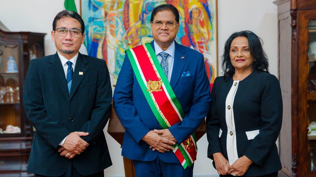 Presiden dilantik sebagai duta besar untuk Maroko dan Indonesia – Suriname Herald