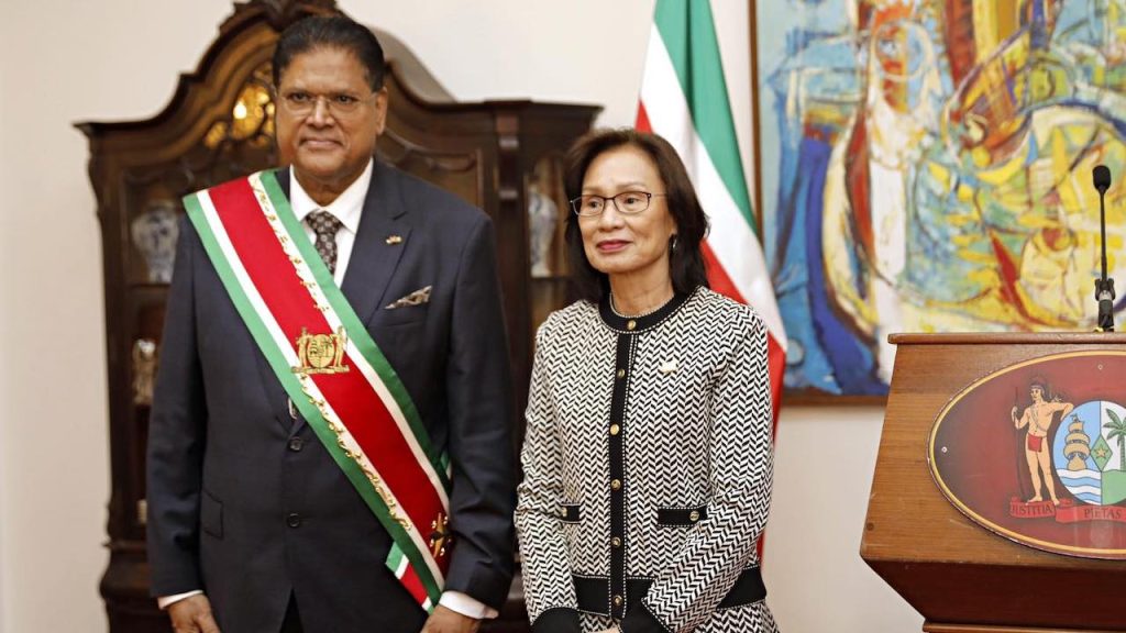 President Santokhi beëdigt nieuwe ambassadeur voor China