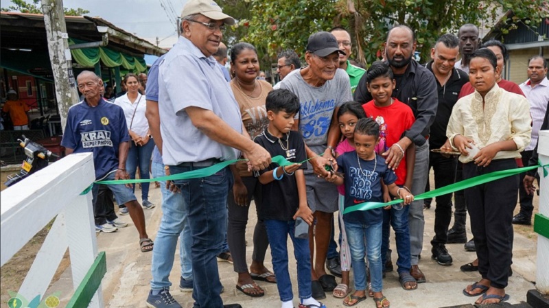 Twee bruggen te Johanna Margaretha hersteld