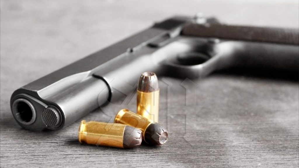 Gemaskerde criminelen slaan toe bij bar