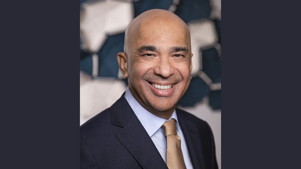 Suriname ontwikkel je niet met wat in de onderbroek zit, maar met wat in het hoofd zit