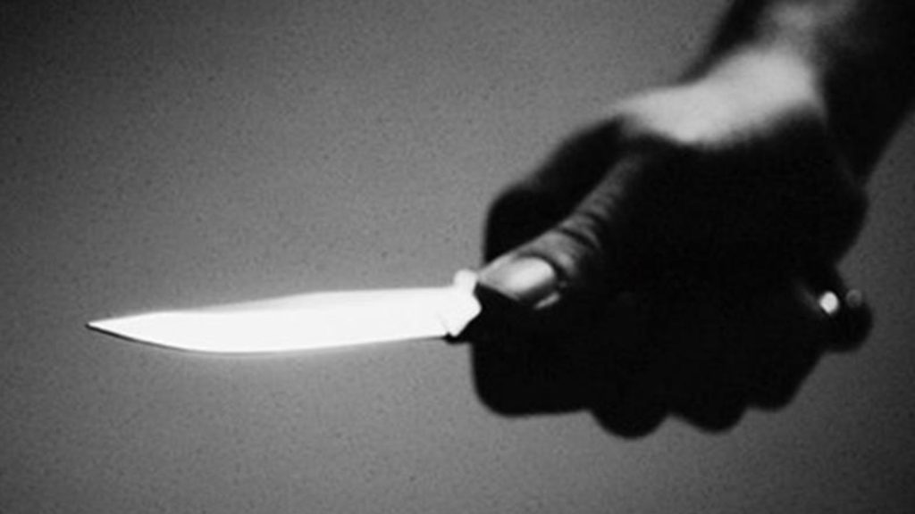 Vrouw in slaap overvallen en beroofd
