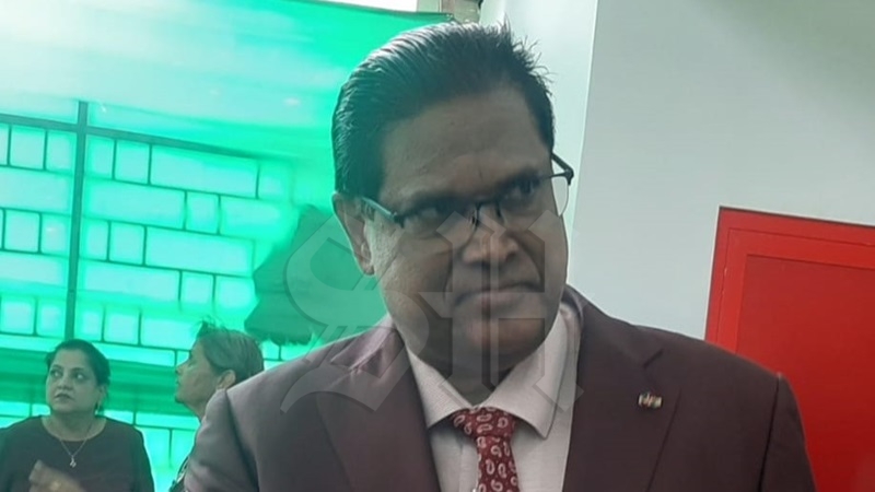 President Santokhi: “Kon meki un hori a rust in a libi makandra”