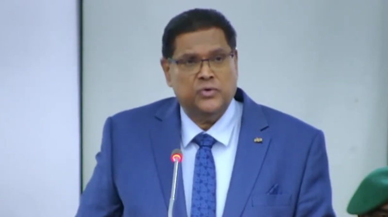President Santokhi volhardt in economische vooruitgang