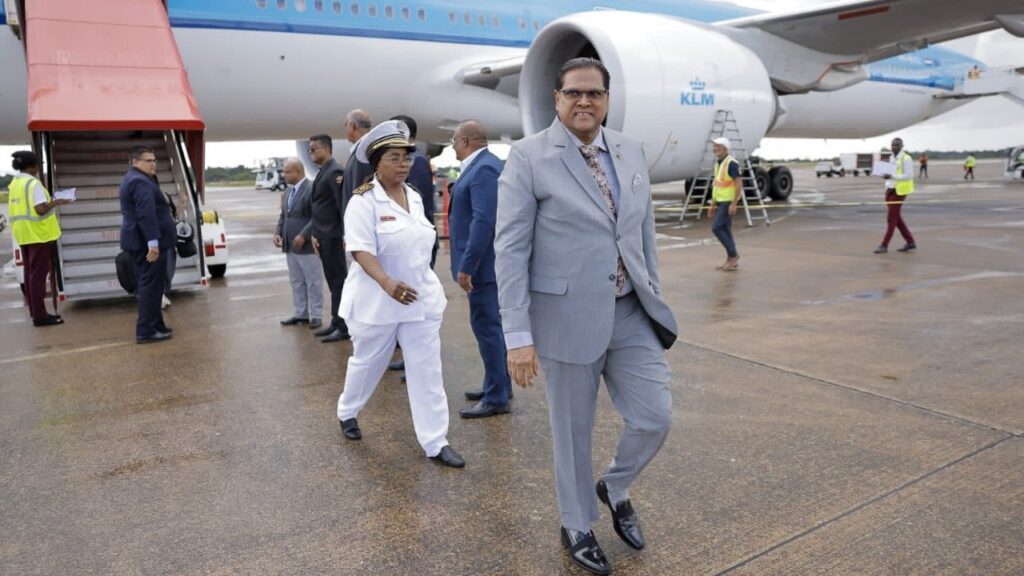 President Santokhi terug in Suriname
