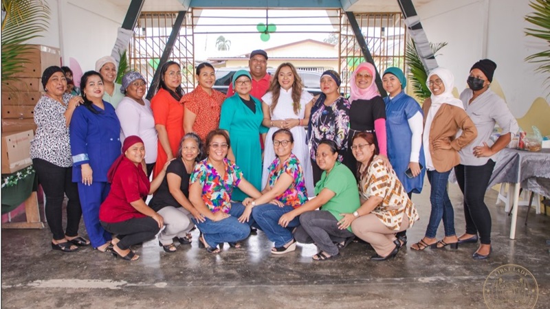 First lady bezoekt Nabawischool; meetmoment School-Broodpakket-Project 2024