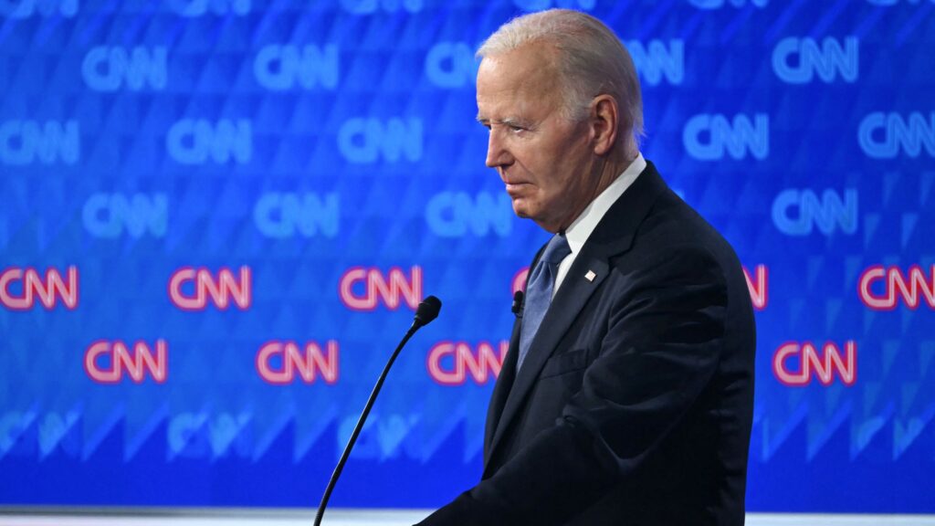 Biden overlegt met familie na rampzalig debat