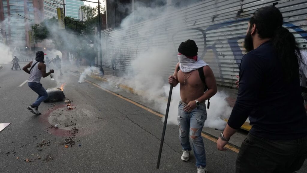 Minstens 2 doden bij protesten in Venezuela tegen herverkiezing president Maduro