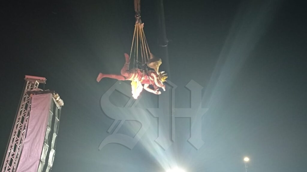 Divali festively inaugurated with flying deities and giant dia on Onafhankelijkheidsplein