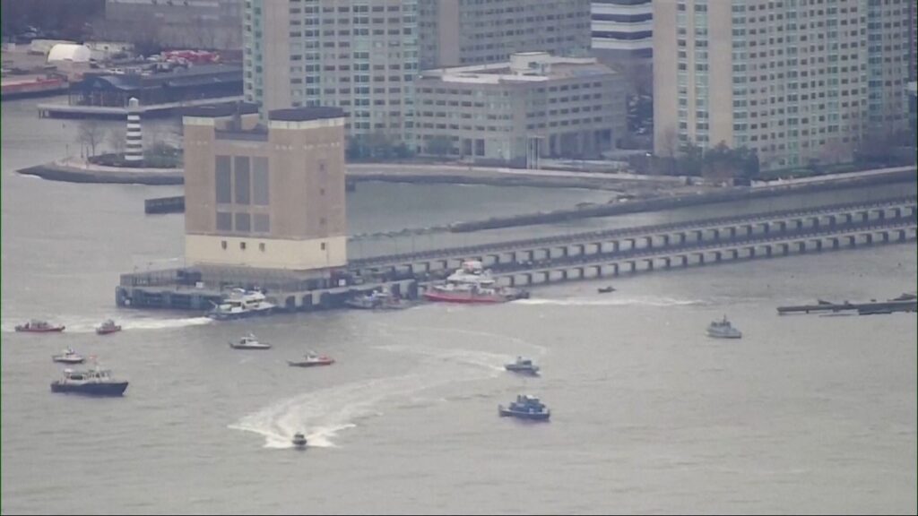 Helikopter stort neer in Hudsonrivier in New York