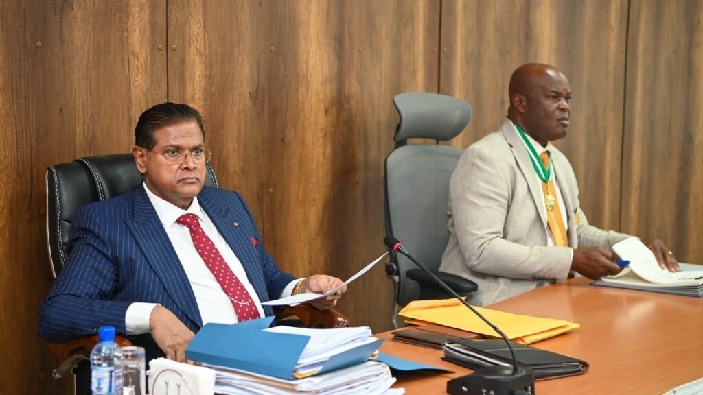 President Santokhi bereidt transparante en soepele transitie voor